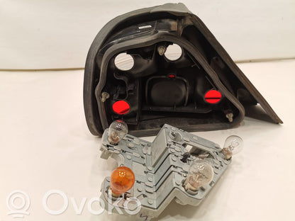 Aizmugurējais lukturis virsbūvē