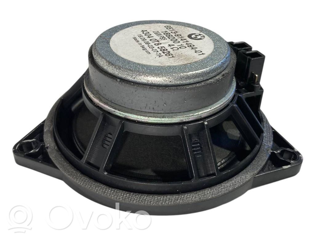 Skaļrunis (-i) priekšējās durvīs