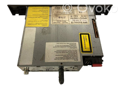 Radio / CD/DVD atskaņotājs / navigācija