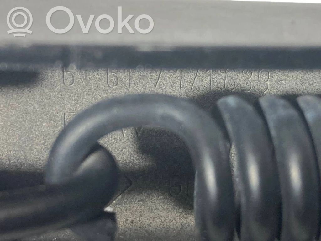 Windshield wiper arm