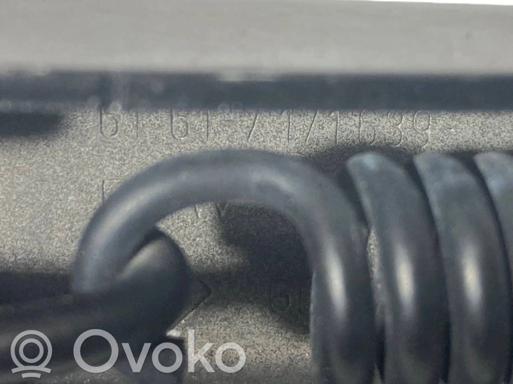 Windshield wiper arm