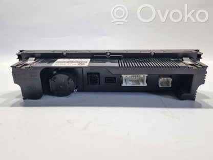 Air conditioning / climate control / interior heating control unit (in the passenger compartment)