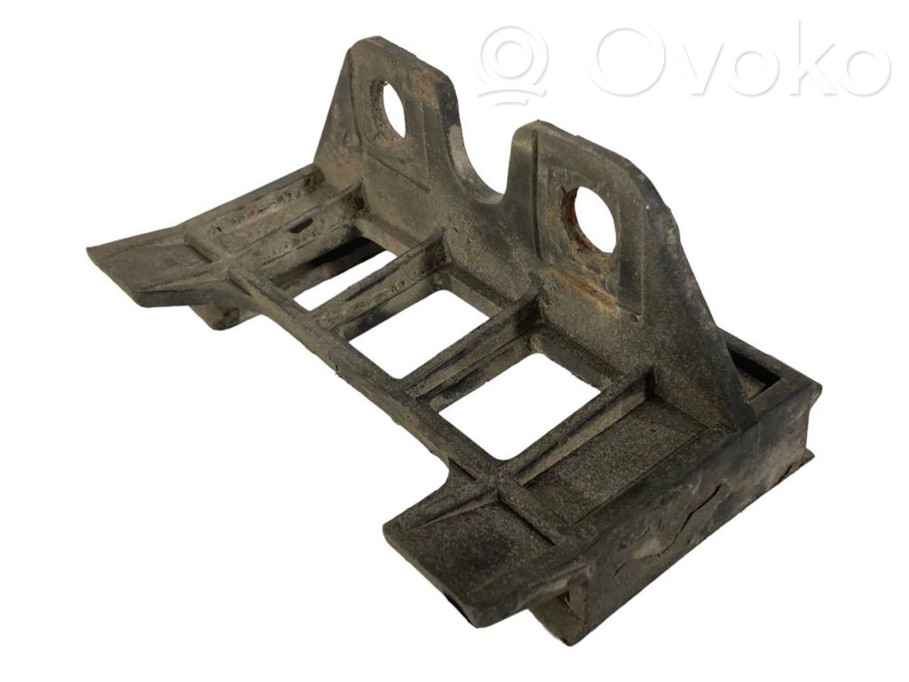 Aizmugurējā bufera montāžas kronšteins