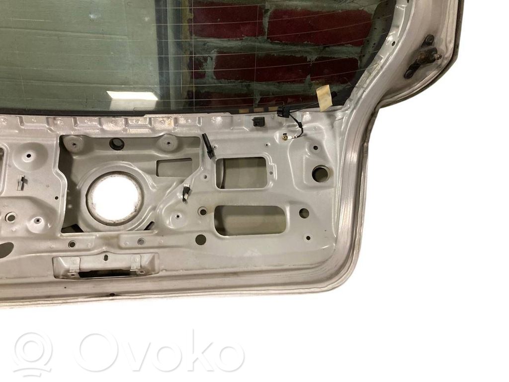 Aizmugurējais pārsegs (bagāžnieks)