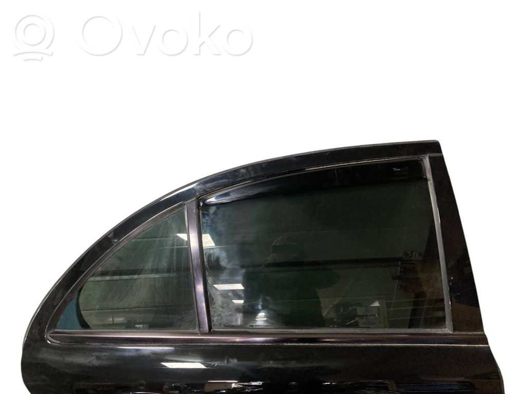 Aizmugurējās durvis