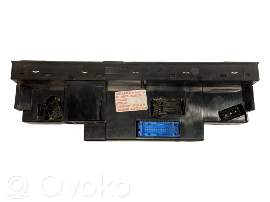 Gaisa kondicioniera / klimata kontroles / salona apsildes vadības bloks (salonā)