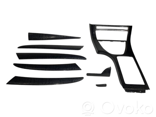 Salona dekoratīvās apdares komplekts