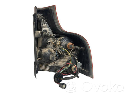 Aizmugurējais lukturis virsbūvē