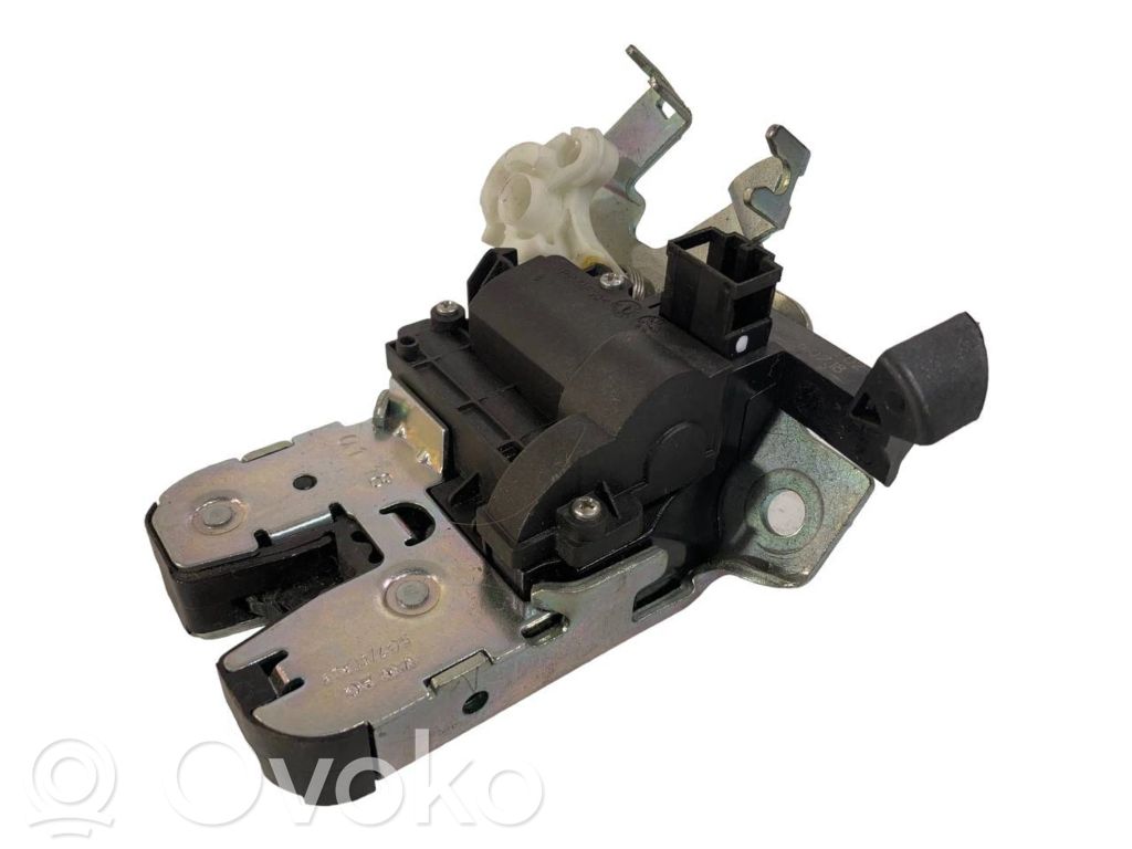 Aizmugurējā pārsega slēdzene