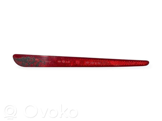 Aizmugurē atstarotājs