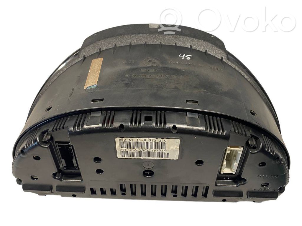 Speedometer (in the instrument panel)