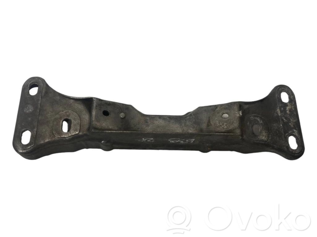 Transmission mounting bracket