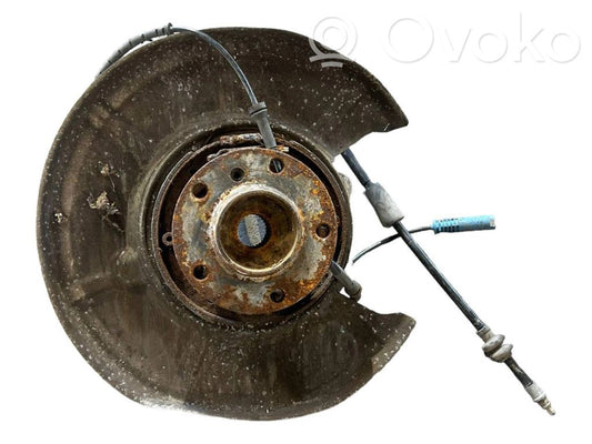 Aizmugurē riteņa rumbas vārpstas šarnīrs (stupica, capfa)