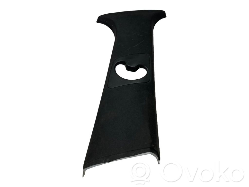 (B) statņa dekoratīvā apdare (augšdaļa)