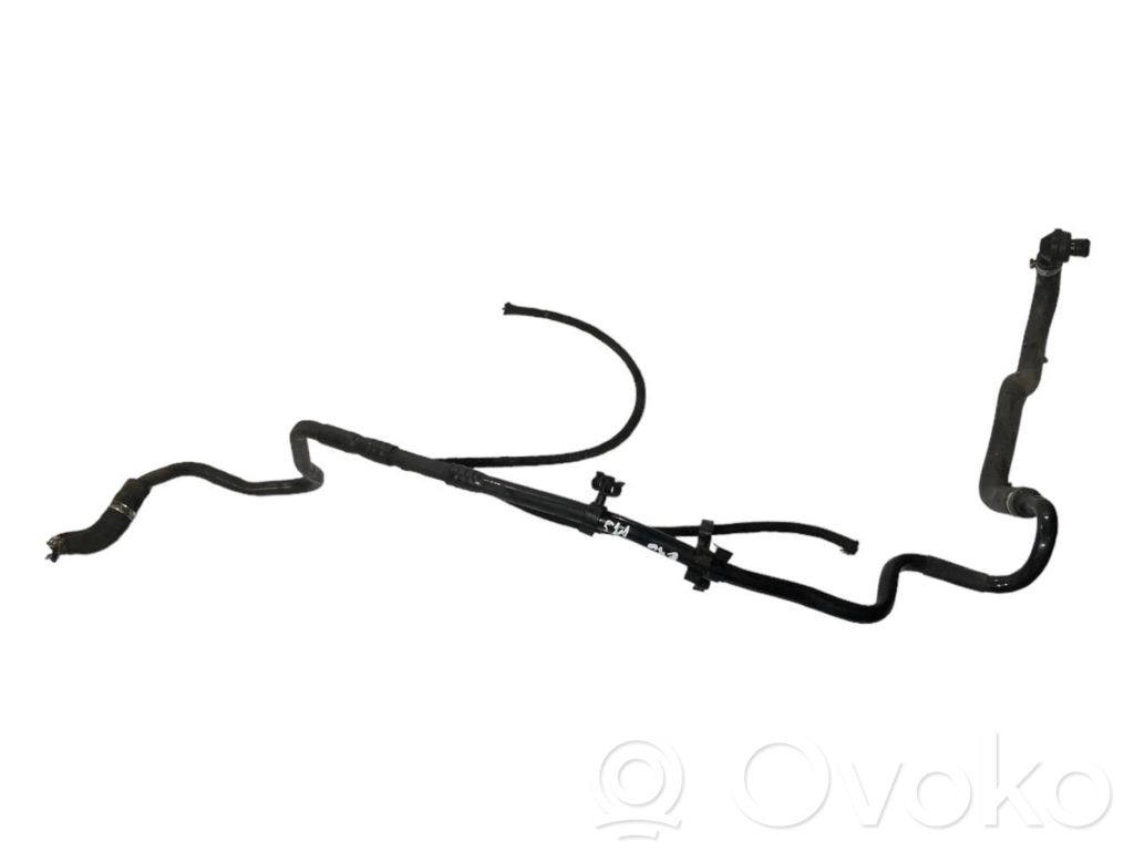 Caurulīte (-es) / šļūtene (-es)