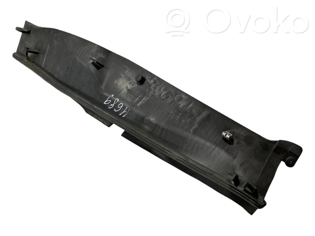 Cita veida dzinēja nodalījuma detaļa