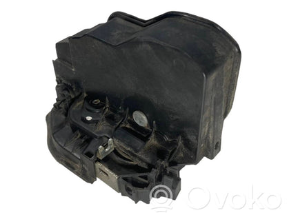 Aizmugurē slēdzene