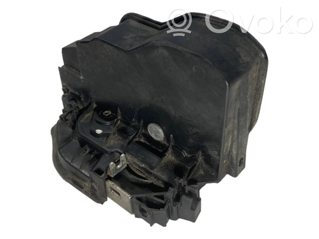 Aizmugurē slēdzene