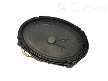 Speaker(s) in the rear window