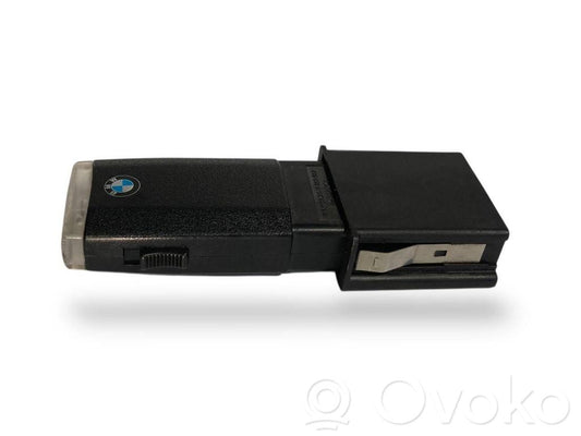 Pārnēsājamais lukturīts cimdu nodalījumā