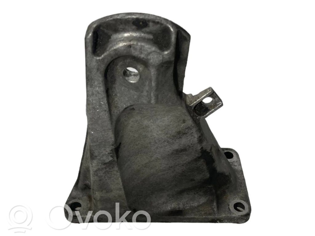 Dzinēja nostiprināšanas stiprinājums-kronšteins