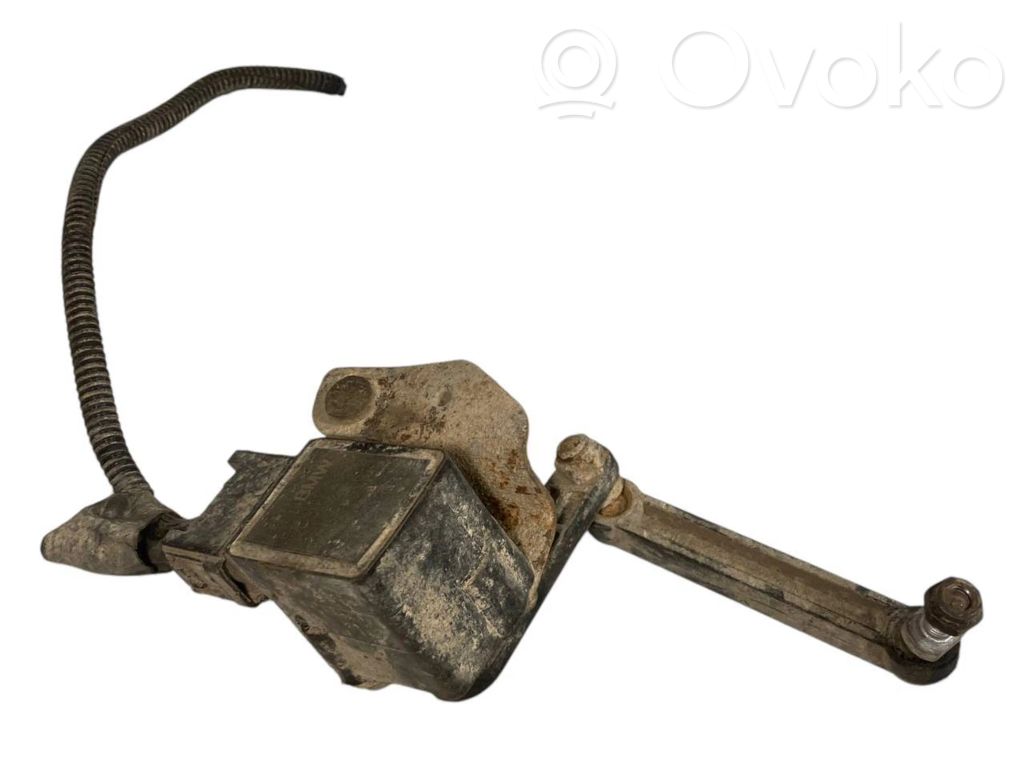 Augstuma sensors (priekšējo lukturu)