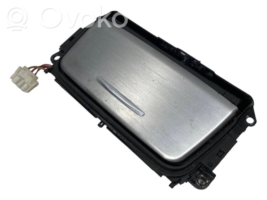 Pelnutrauks (priekšā)