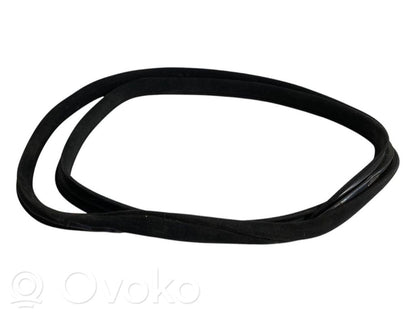 Rear trim rubber (in the body)