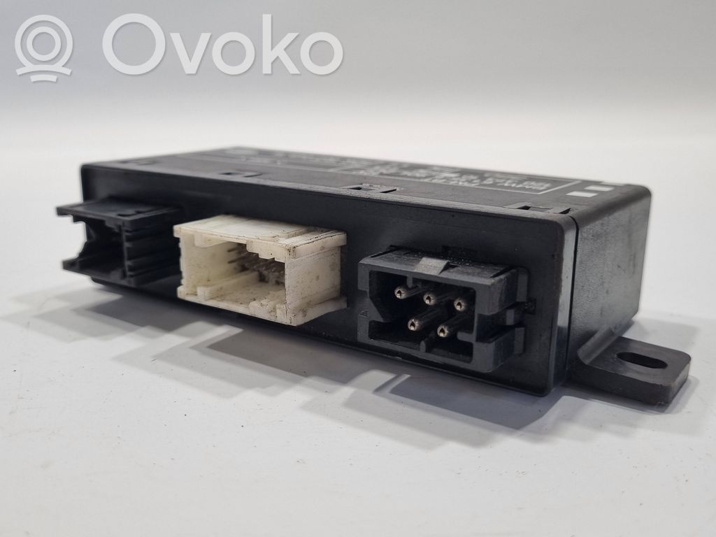 Durvju vadības bloks