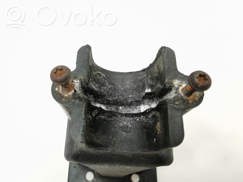 Priekšpusē bampera turētājs