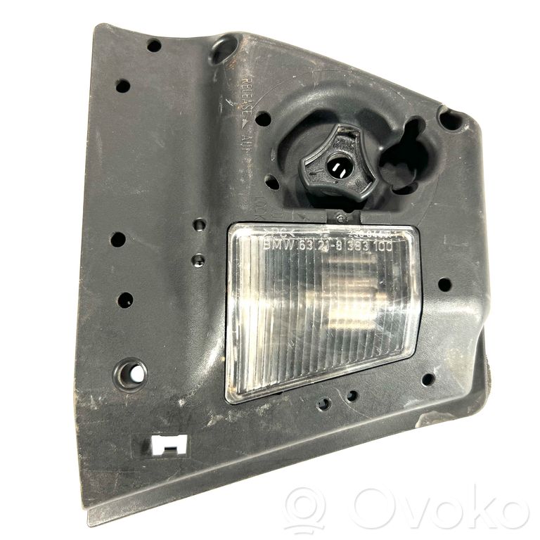 Держатель крышки заднего фонаря