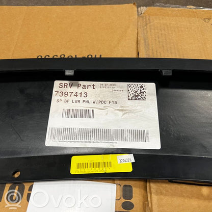 Priekšpusē dekoratīva bampera uzlikas