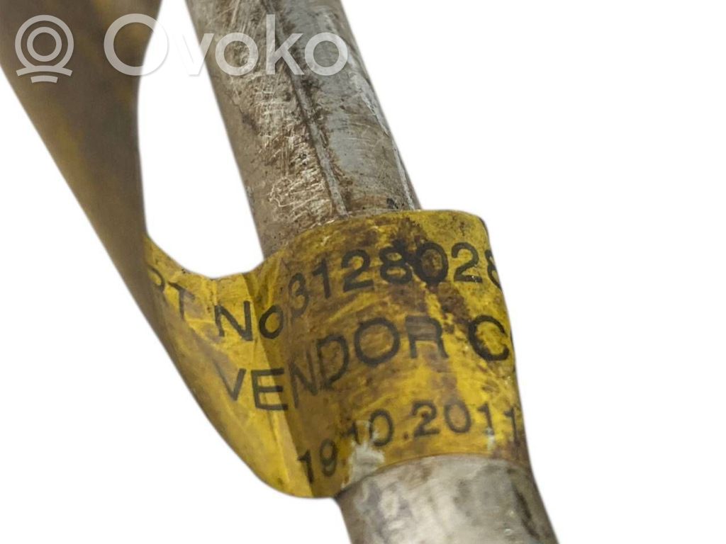 Stūres pastiprinātāja šļūtene (-es) / caurulīte (-es)