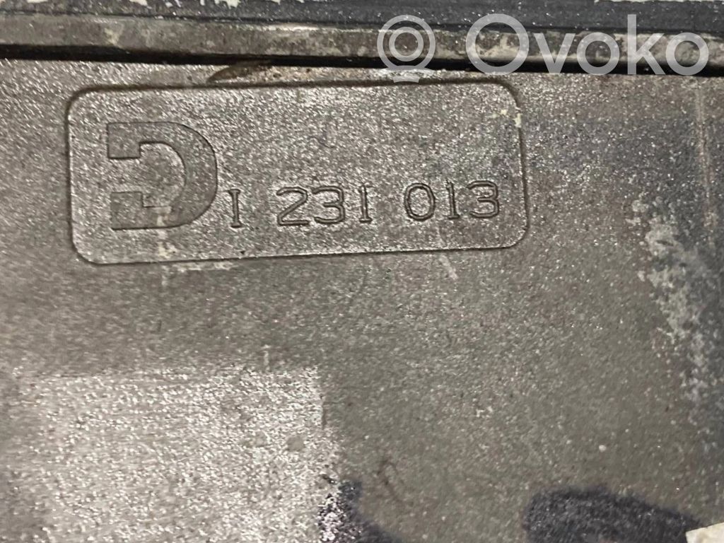 Декоративный щиток панели (центральный)