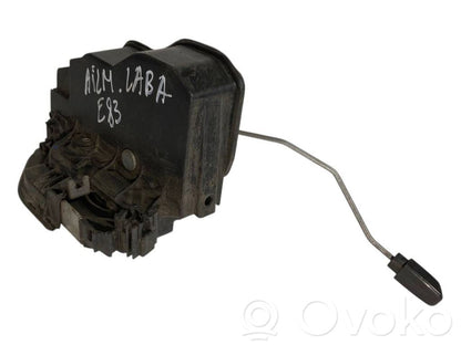 Aizmugurē slēdzene