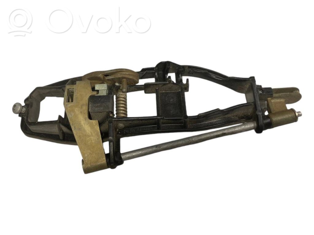 Aizmugurē turētājs / kronšteins ārējam atvēršanas rokturim