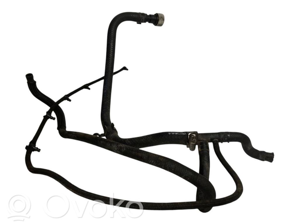 Caurule (-es) / šļūtene (-es)