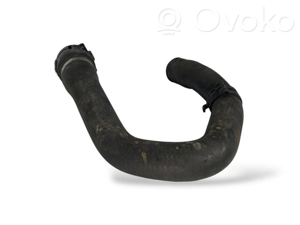 Caurulīte (-es) / šļūtene (-es)