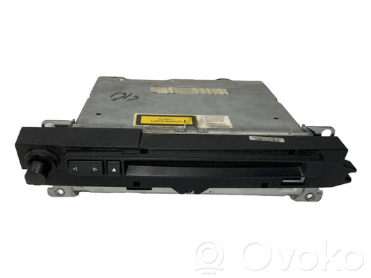 Radio / CD/DVD atskaņotājs / navigācija