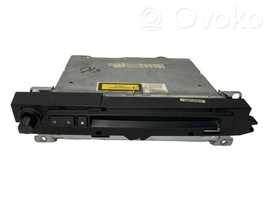 Radio / CD/DVD atskaņotājs / navigācija