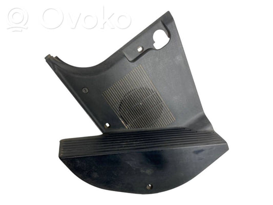 Kāju zonas sānu dekoratīvā apdare