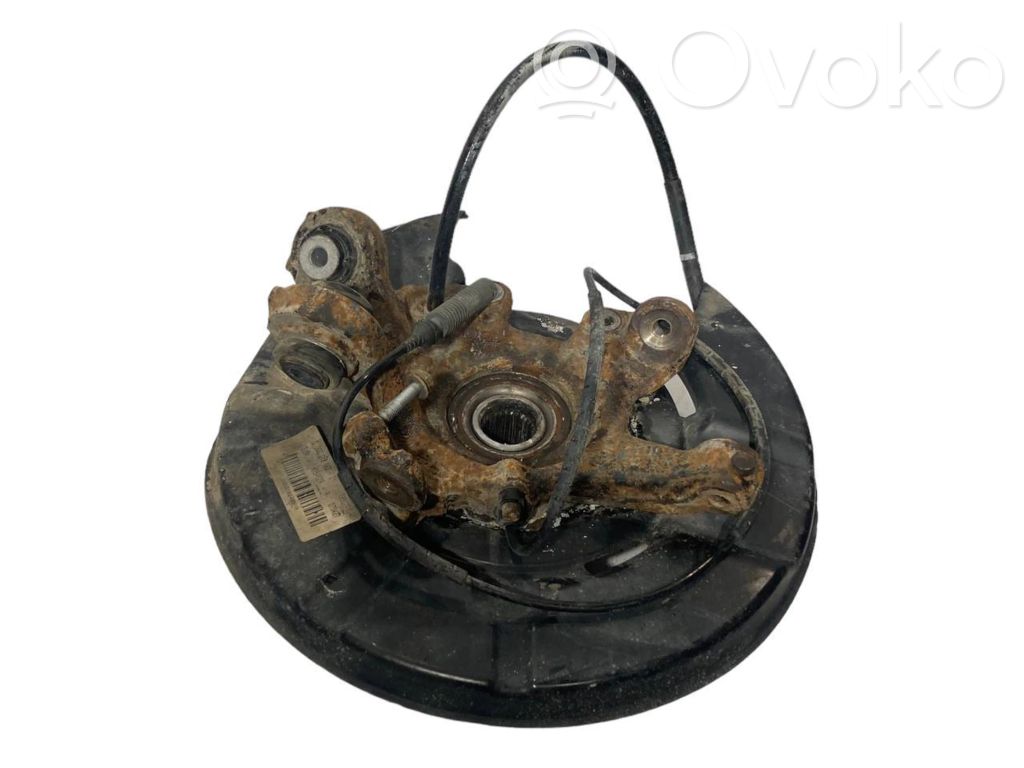 Aizmugurē riteņa rumbas vārpstas šarnīrs (stupica, capfa)