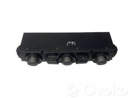 Gaisa kondicioniera / klimata kontroles / salona apsildes vadības bloks (salonā)