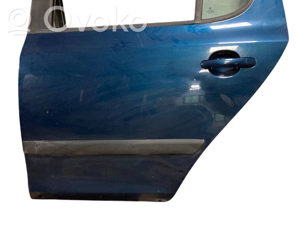 Задняя дверь