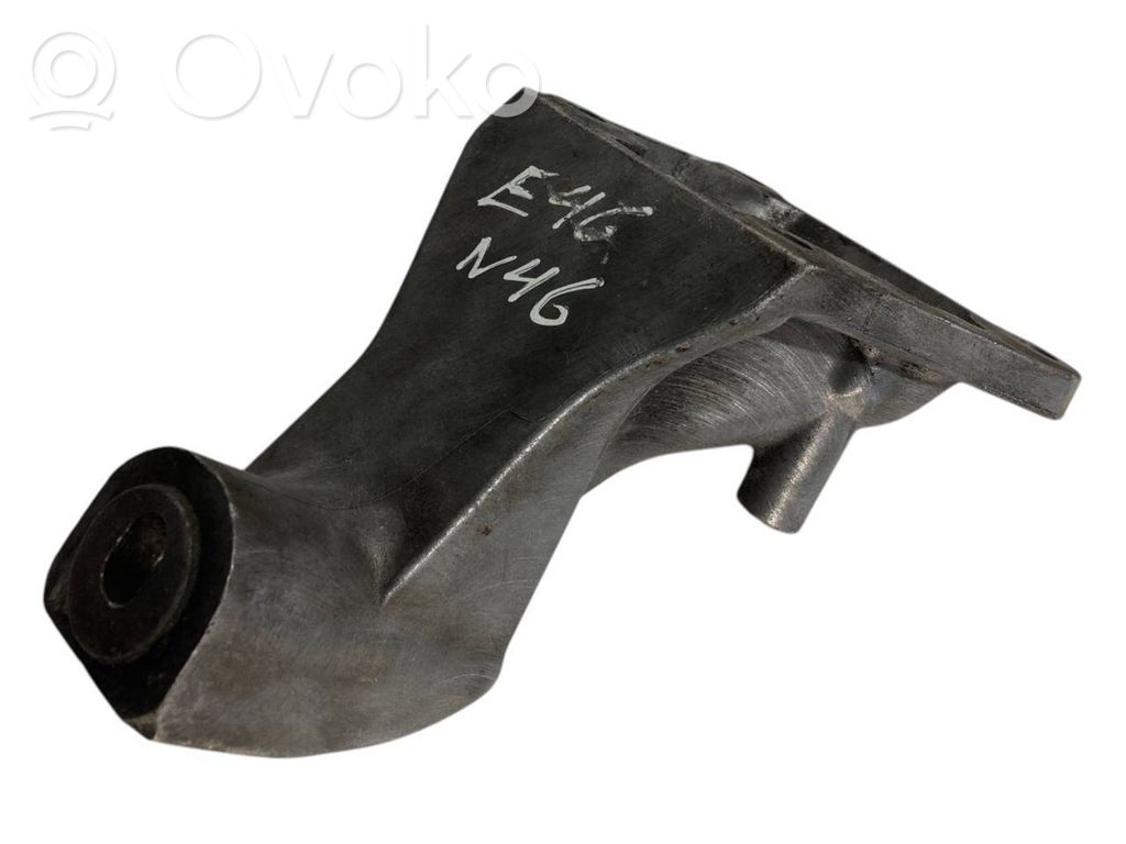 Кронштейн крепления двигателя