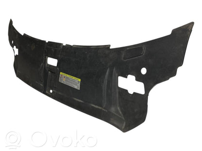 Dzinēja pārsega slēdzenes dekoratīvā apdare