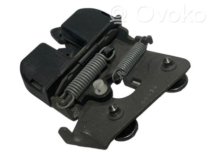 Sēdekļa atzveltnes slēdzene