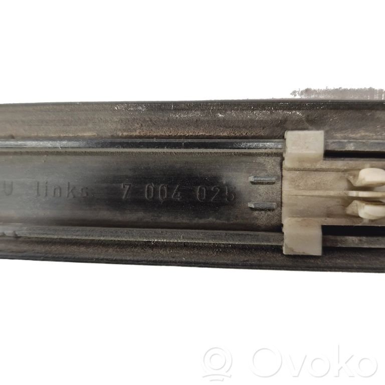 Aizmugurē durvju dekoratīvā apdare (moldings)