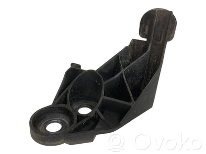 Priekšpusē bampera turētājs