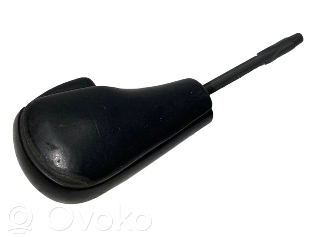 Ātrumu pārslēgšanas sviras dekoratīvā apdare (āda, uzgalis)